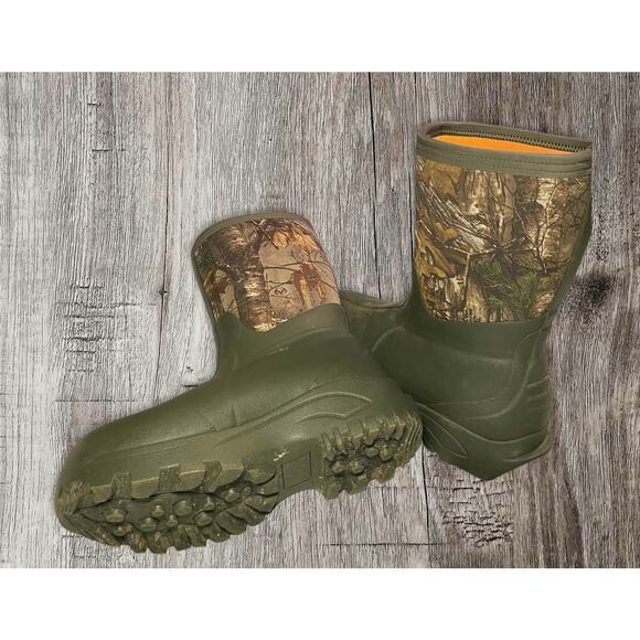 Ozark Trail men’s hunting/rain boots. Thinsulate water resistant. Size 6